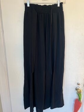 Black Elastic-Waist Maxi Skirt